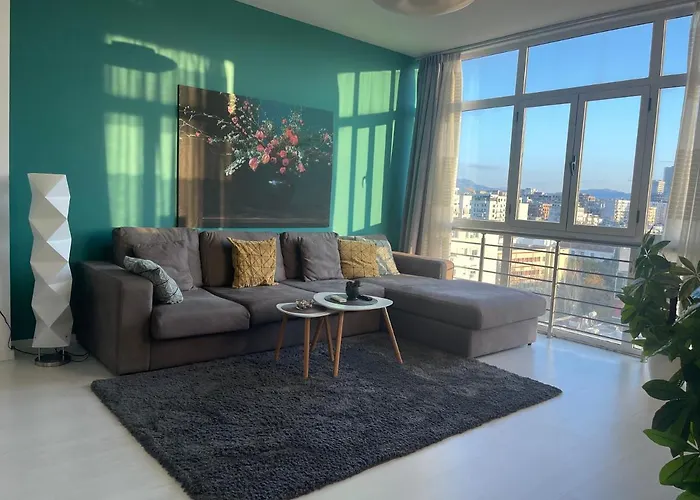 Modern Apartment At Train Station