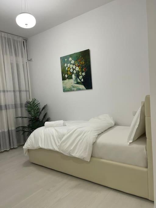 Modern At Train Station Apartament